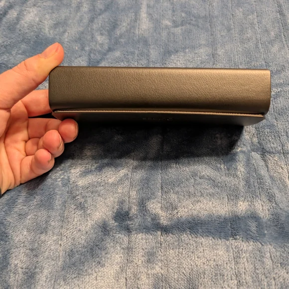 Quince Black Hardshell Eyeglass Sunglasses Case Soft Lined - Picture 3 of 4